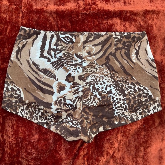 •SOLD• VINTAGE | tiger swimsuit bottoms - Picture 2 of 4